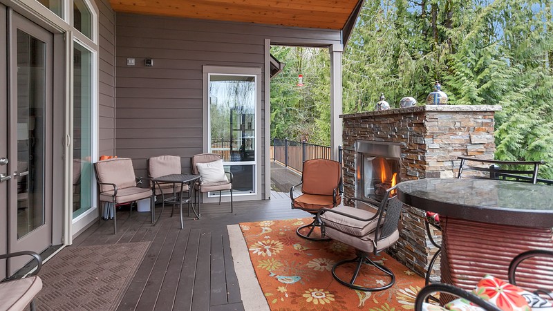 Image for Vidabelo-Elegant Craftsman with Double Master Suites-Outdoor Living